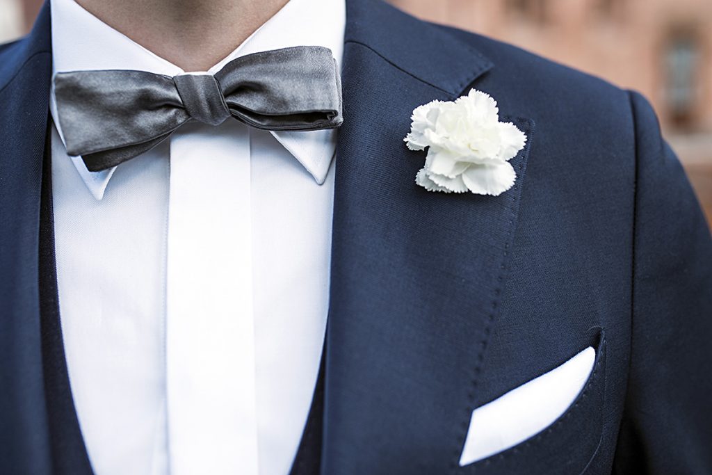 Granatowy garnitur MILER w stylizacji ślubnej